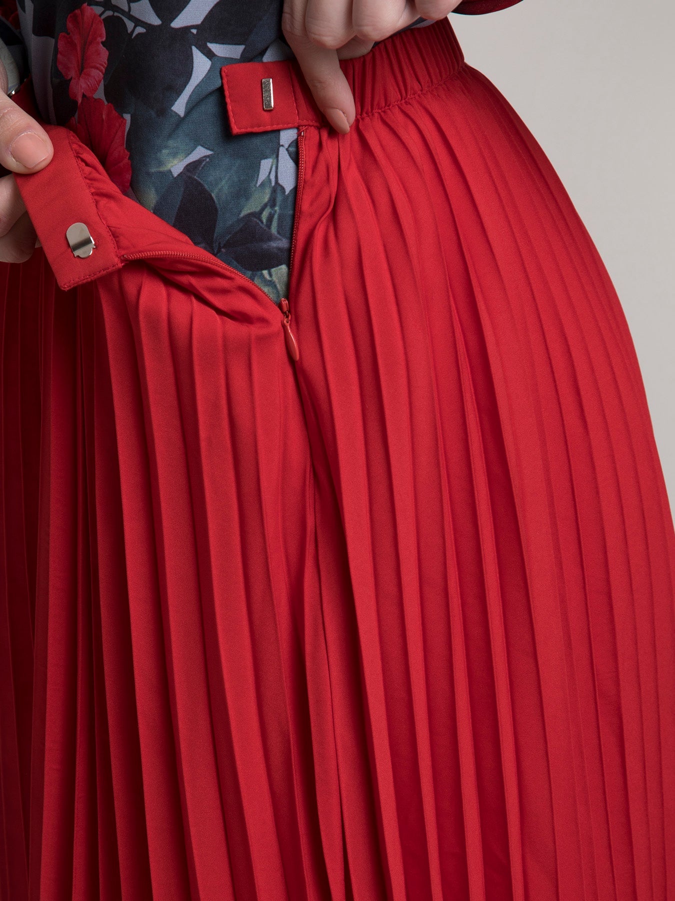 Floral Top and Pleated Skirt Co-ord - Grey and Red