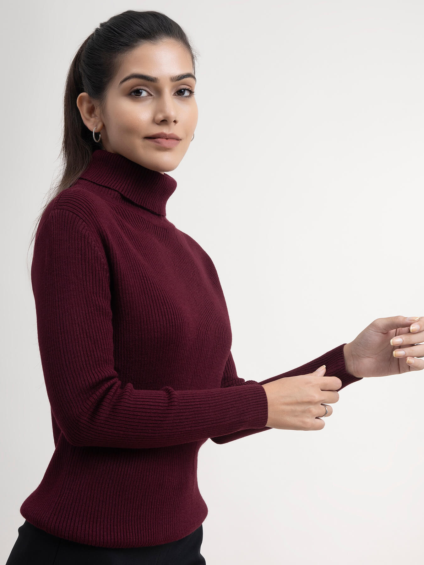 Turtle Neck Ribbed Sweater - Wine