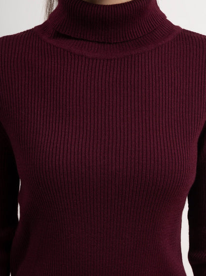 Turtle Neck Ribbed Sweater - Wine