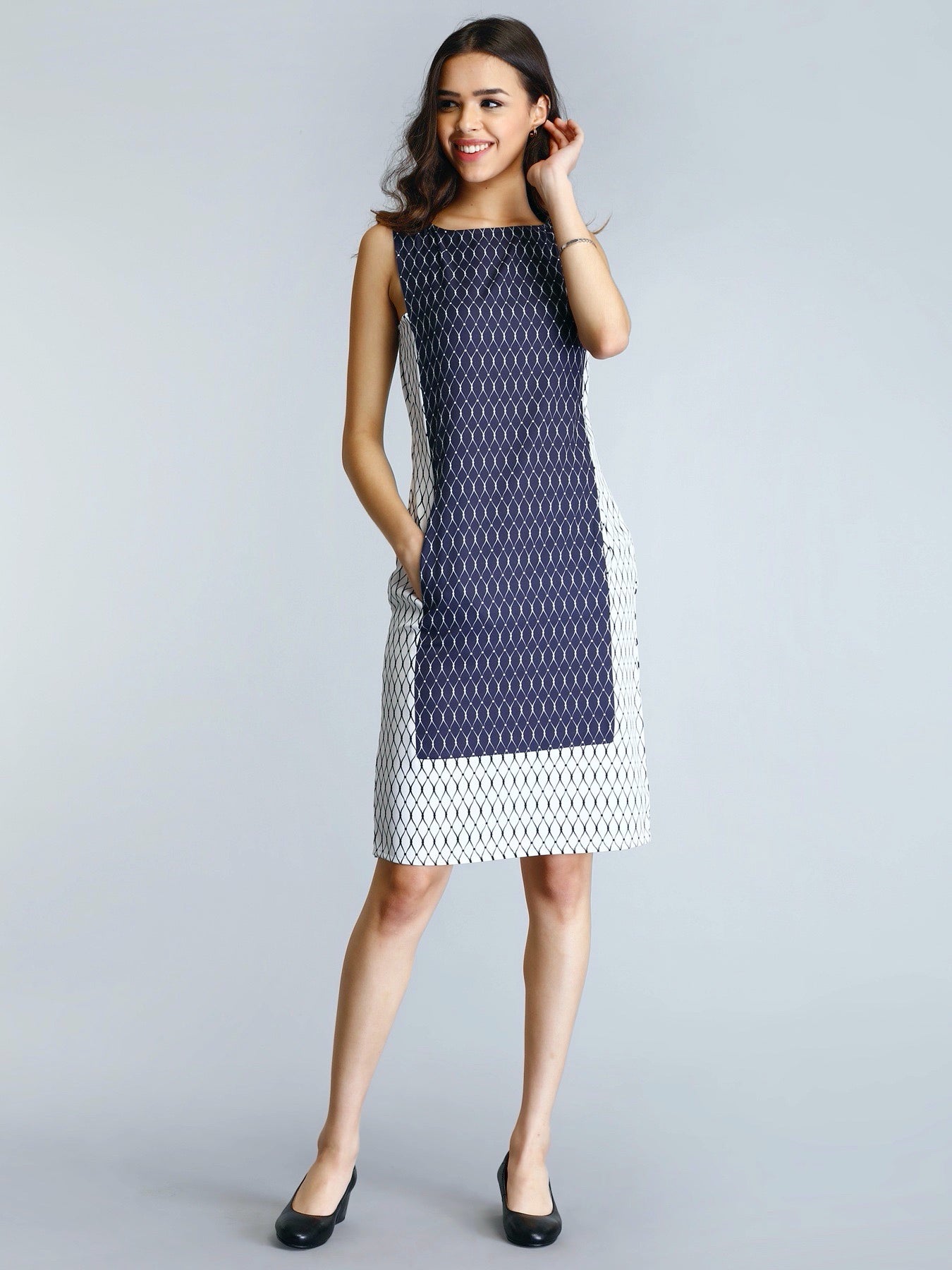 Geometric Print Colour Block Shift Dress - White and Blue