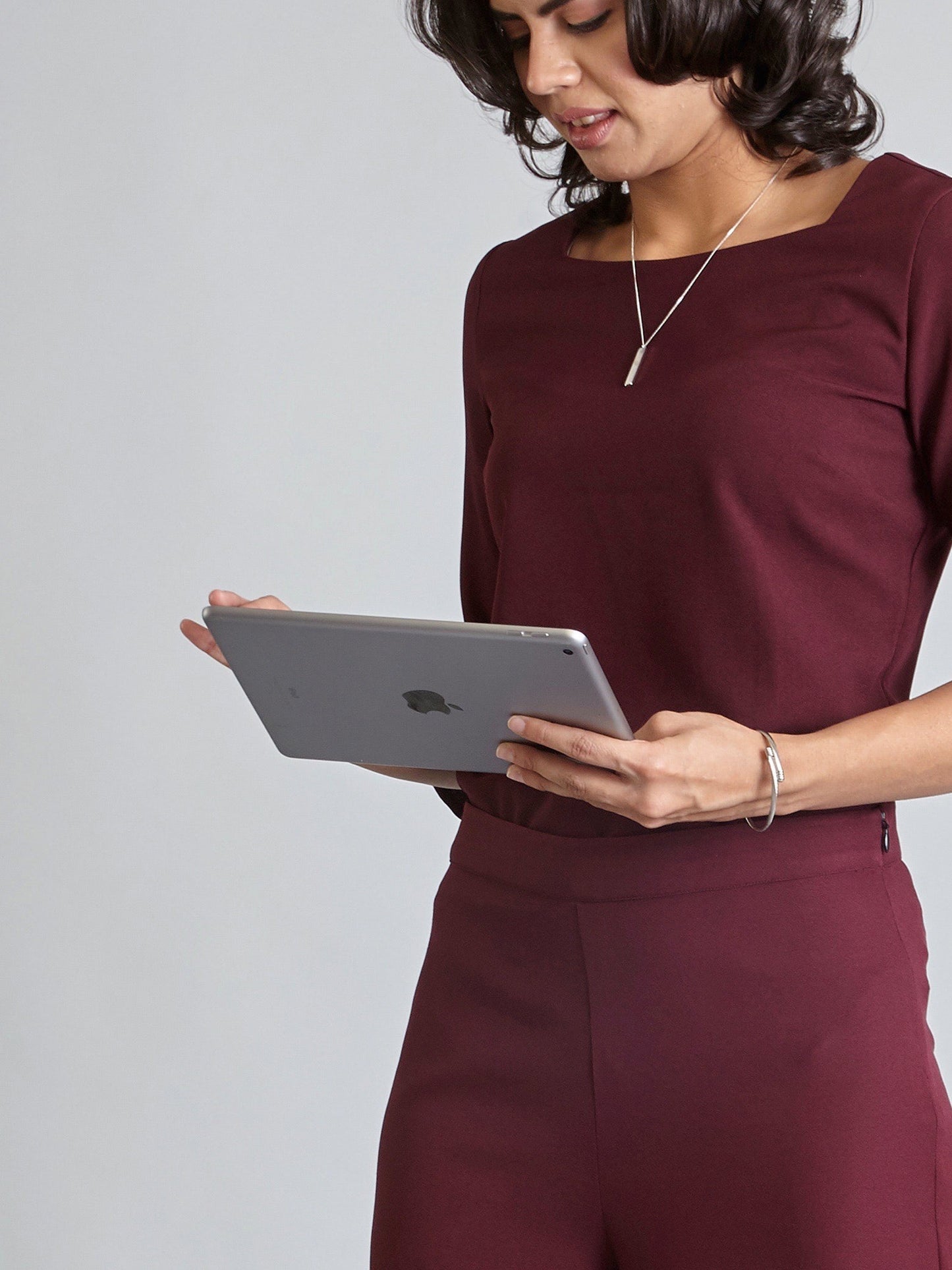 Wide Neck Quarter Sleeve Top - Maroon